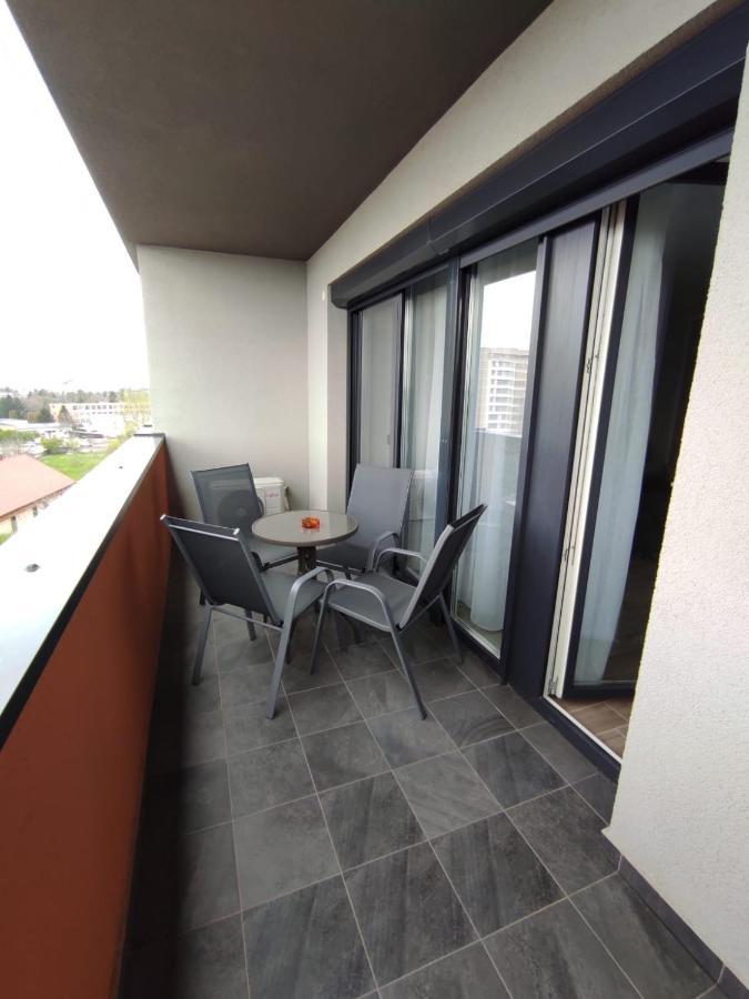 Armony Apartament ทิมิชัวรา ภายนอก รูปภาพ
